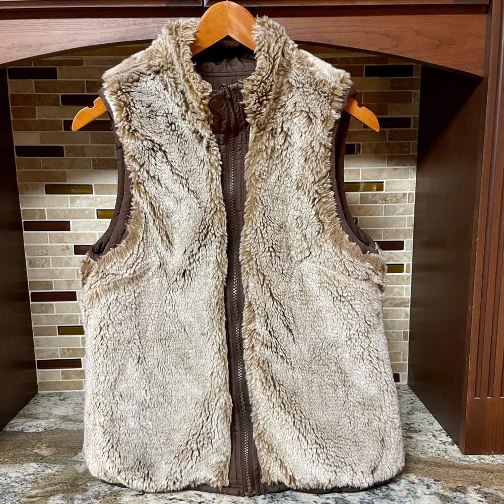 Reversible eStudio Brown & Tan Faux Fur Vest, Large